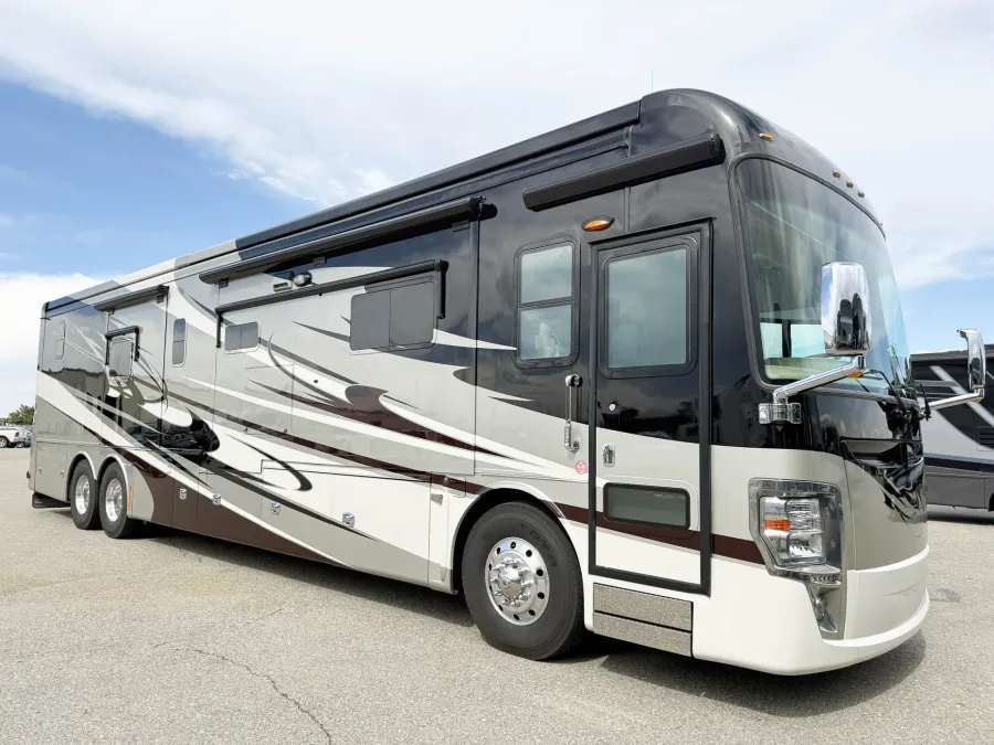 2013 Tiffin Zephyr | Photo 1 of 32