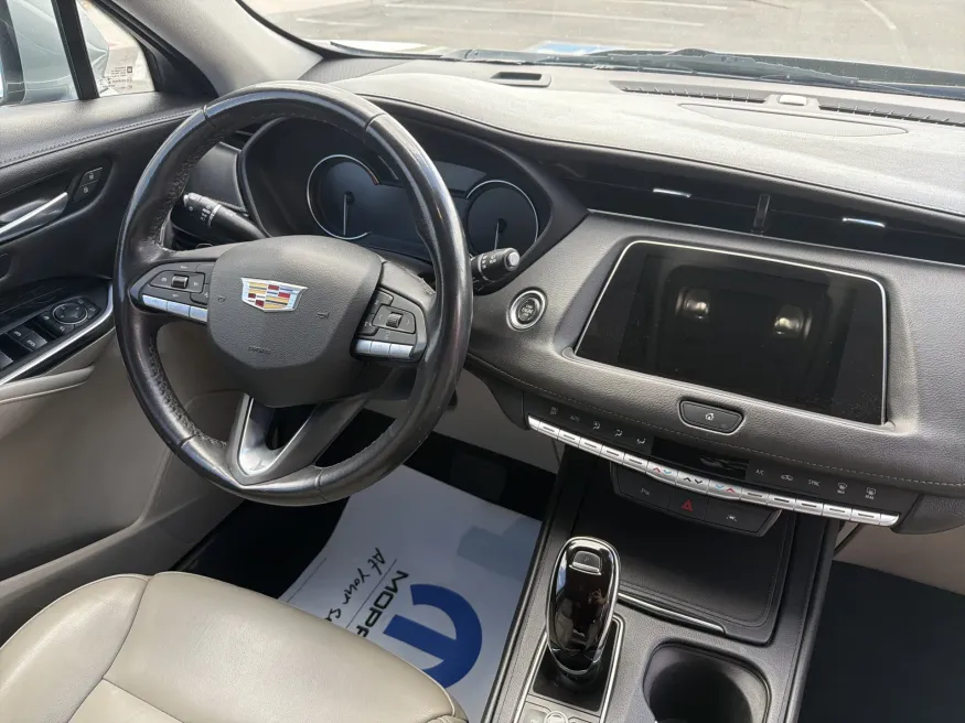 2023 Cadillac XT4 AWD Premium Luxury | Photo 13 of 21