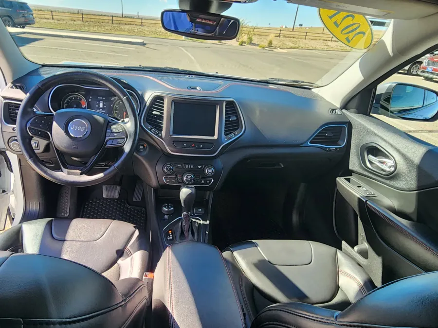 2021 Jeep Cherokee Trailhawk | Photo 24 of 26