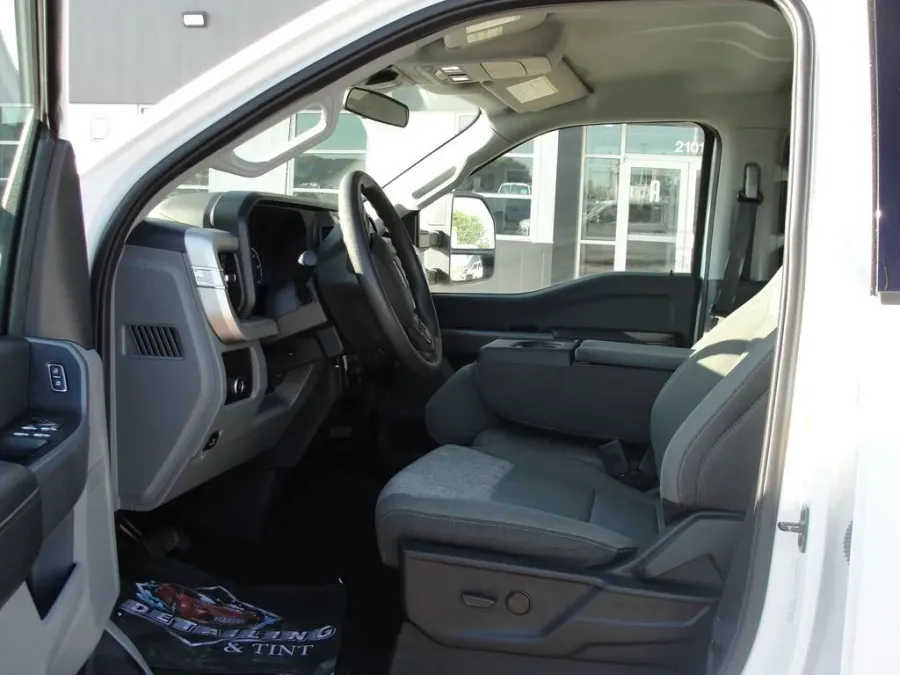 2024 Ford Super Duty F-250 XLT | Photo 16 of 36