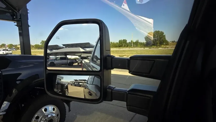 2025 Ford Super Duty F-250 | Photo 10 of 26