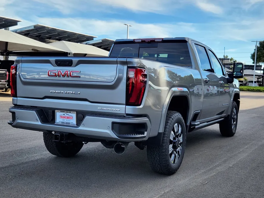 2026 GMC Sierra 2500HD Denali | Photo 2 of 28