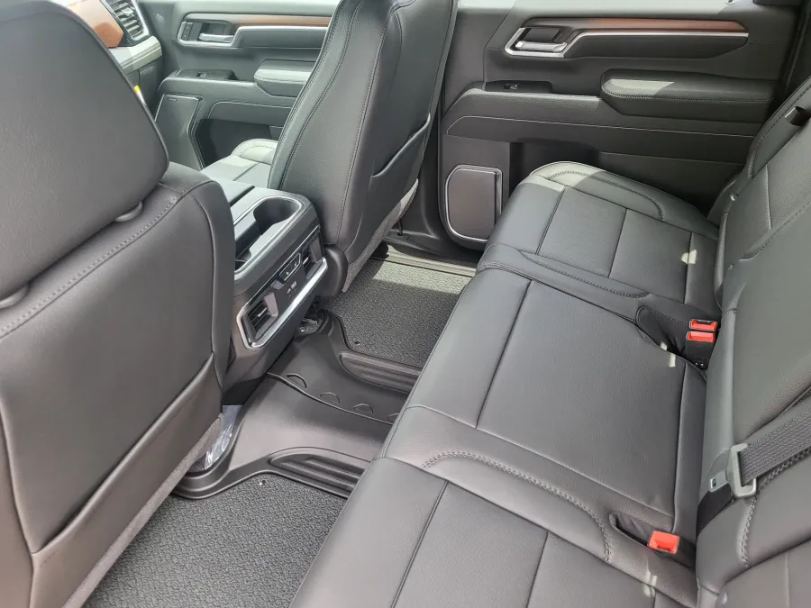 2026 GMC Sierra 2500HD Denali | Photo 22 of 25