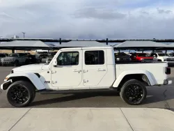 2023 Jeep Gladiator High Altitude | Thumbnail Photo 4 of 18