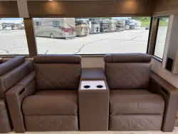 2027 Newmar Essex 4551 | Thumbnail Photo 12 of 39