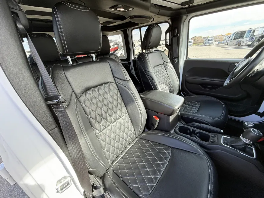 2018 Jeep Wrangler | Photo 19 of 21