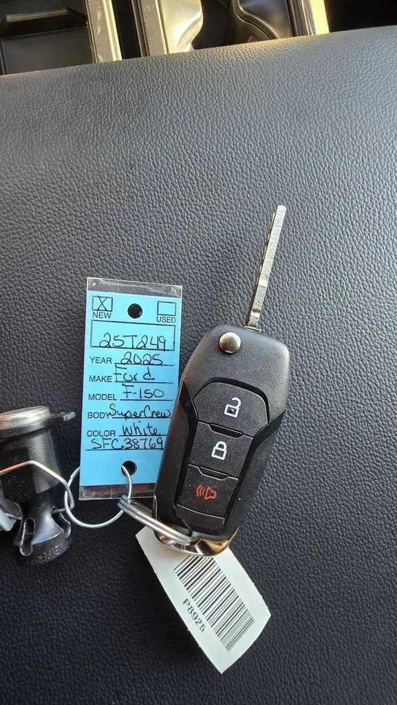 2025 Ford F-150 | Photo 16 of 19