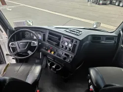 2023 Freightliner Cascadia 126 | Thumbnail Photo 17 of 22