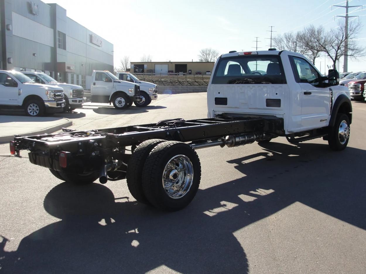 2024 Ford F-550 | Photo 5 of 11
