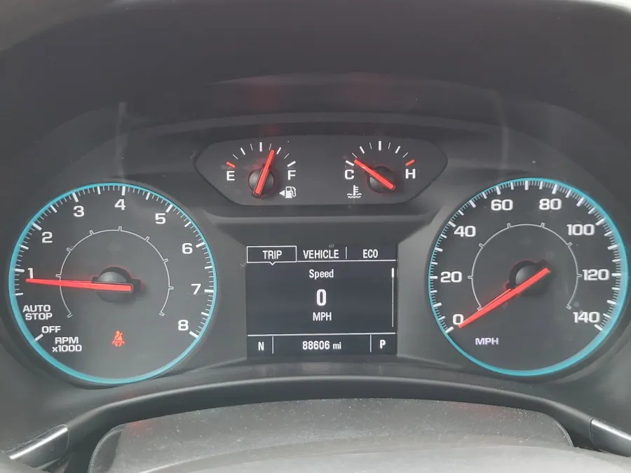 2021 Chevrolet Equinox LS | Photo 13 of 25