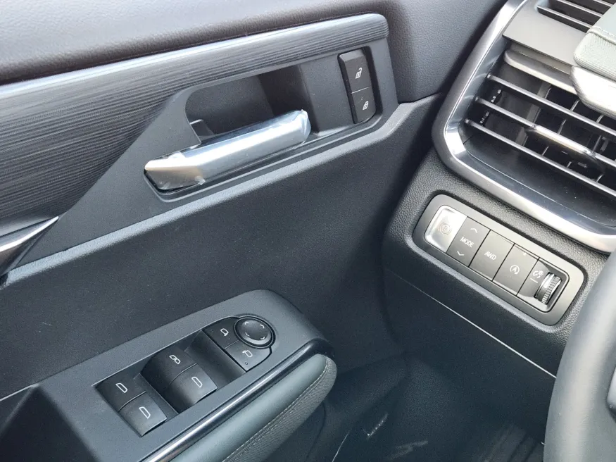 2026 GMC Acadia AT4 | Photo 14 of 22