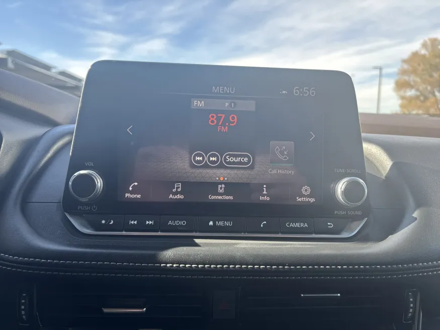 2021 Nissan Rogue SV | Photo 15 of 20