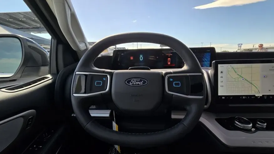 2025 Ford Expedition Max | Photo 19 of 40