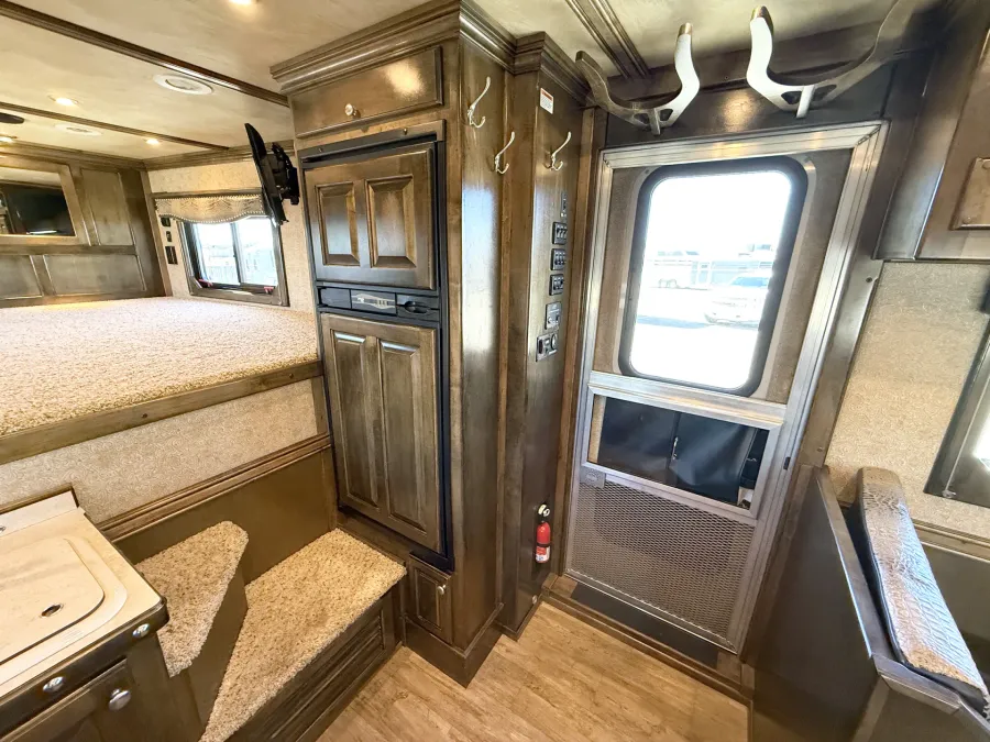 2017 Cimarron Norstar 4HLQ LQ | Photo 9 of 30