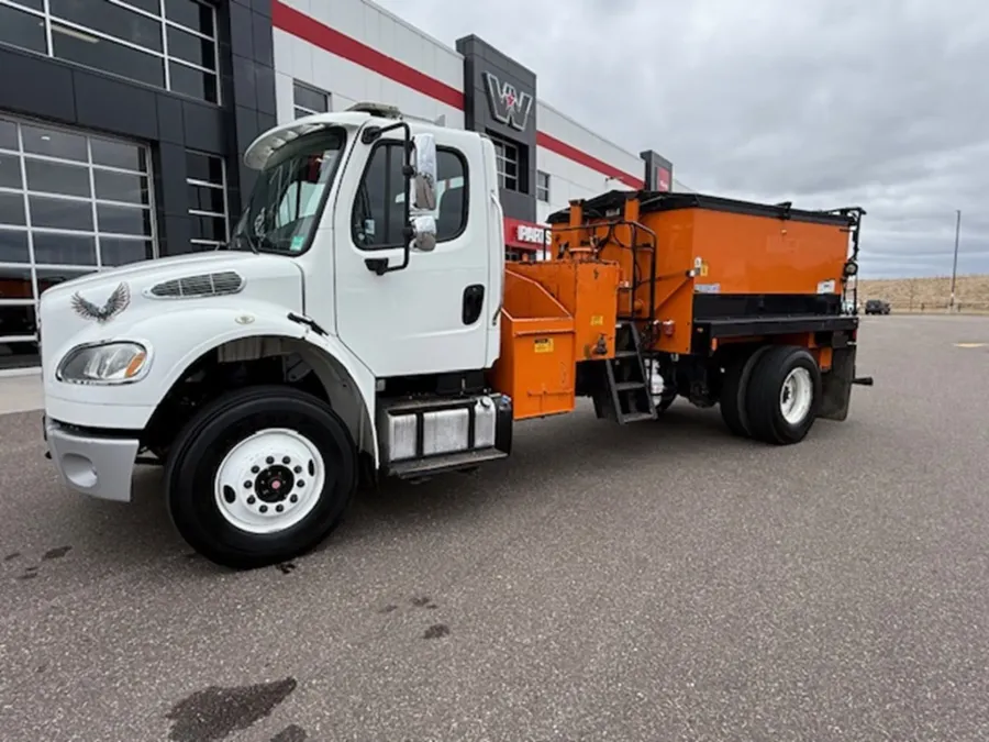 2013 Freightliner M2 106 | Photo 2 of 13