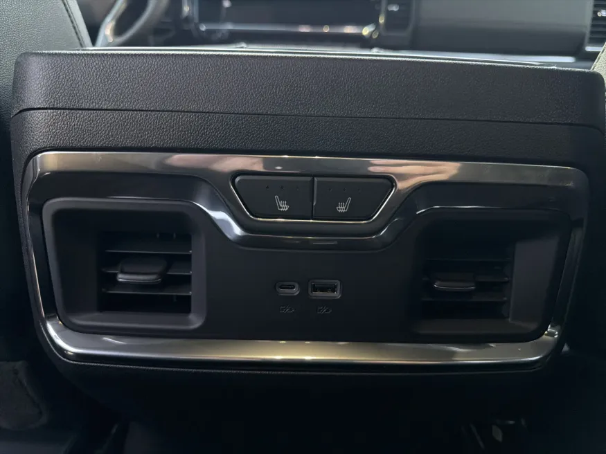 2026 Chevrolet Silverado 2500HD LTZ | Photo 10 of 20