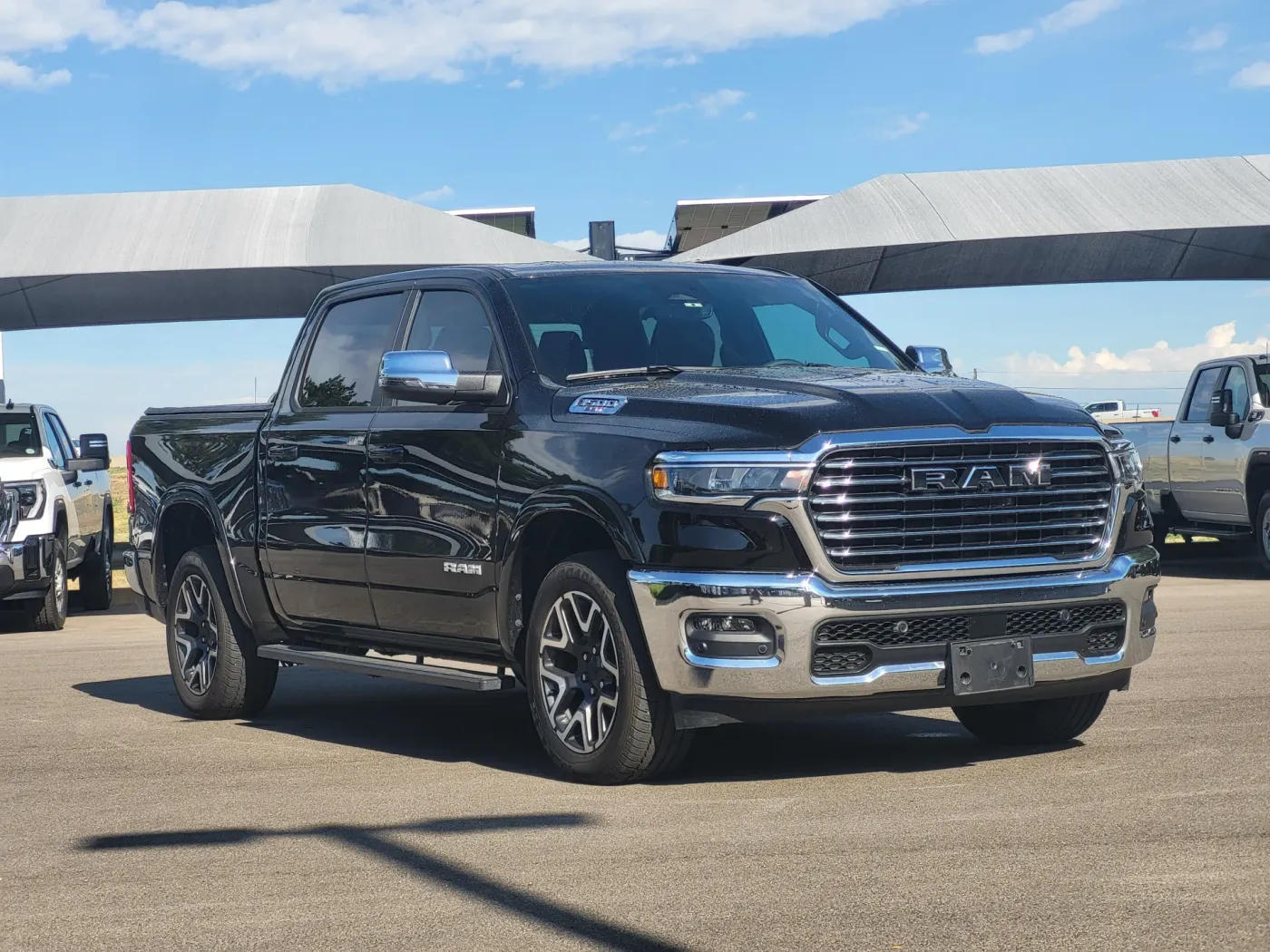 2025 RAM 1500 Laramie | Photo 2 of 24
