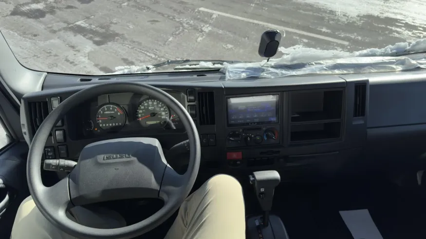 2025 Isuzu NRR GAS | Photo 16 of 18