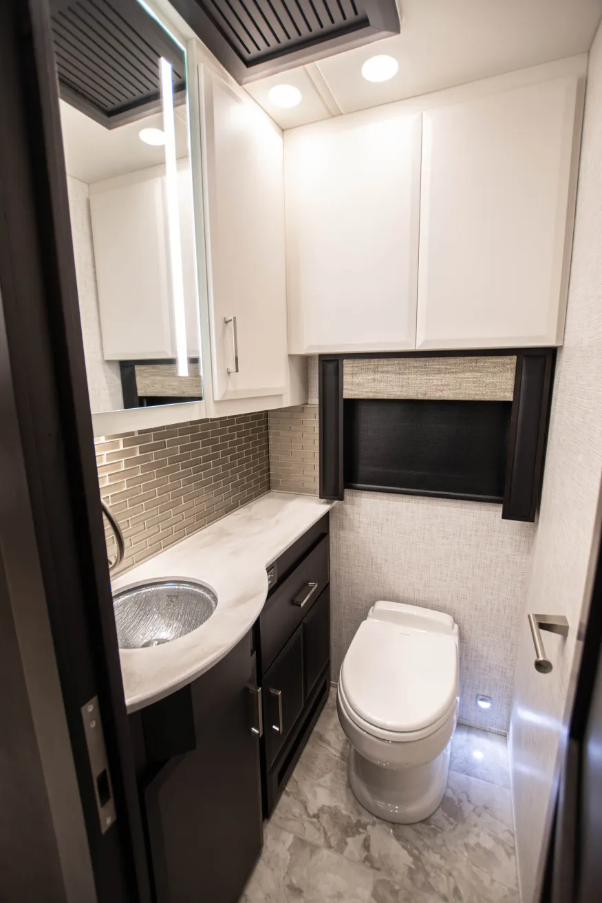 2026 Newmar Essex 4569 | Photo 27 of 34