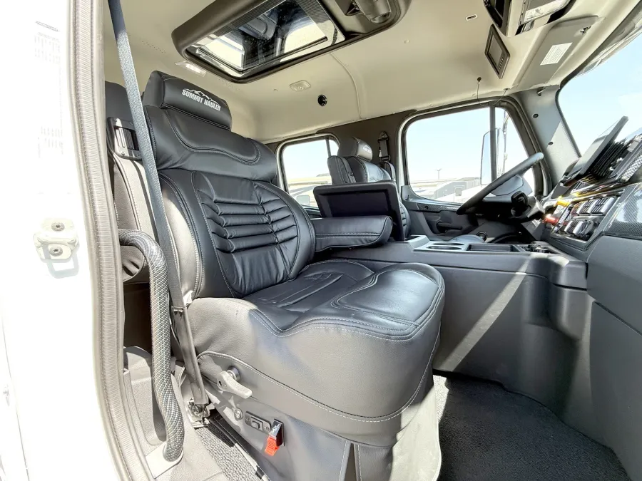 2026 Freightliner M2 112 SUMMIT HAULER | Photo 23 of 25
