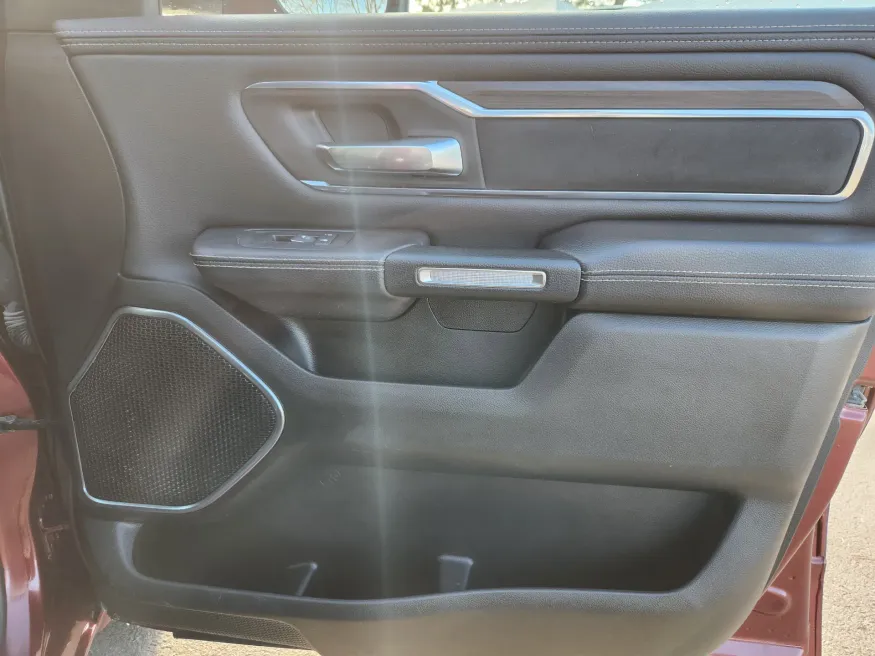 2025 RAM 1500 Laramie | Photo 15 of 28