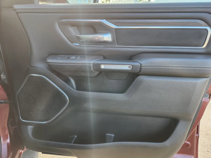 2025 RAM 1500 Laramie | Photo 15 of 28