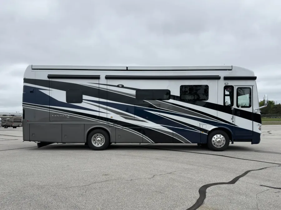 2026 Newmar Ventana 3512 | Photo 1 of 40