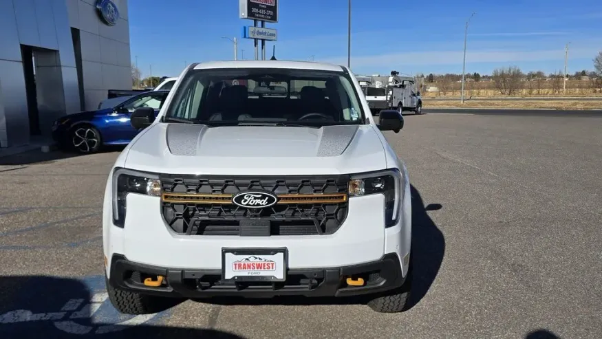 2025 Ford Maverick | Photo 2 of 32