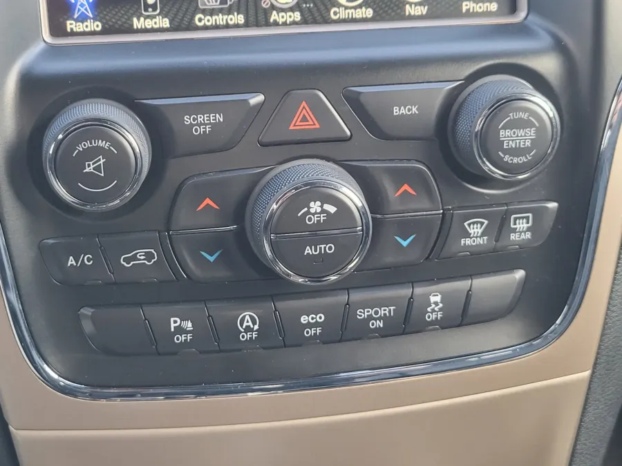 2017 Jeep Grand Cherokee Limited | Photo 15 of 32