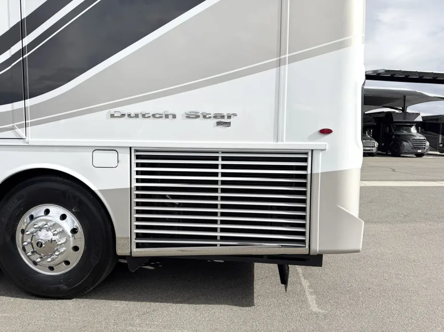 2026 Newmar Dutch Star 4081 | Photo 28 of 30