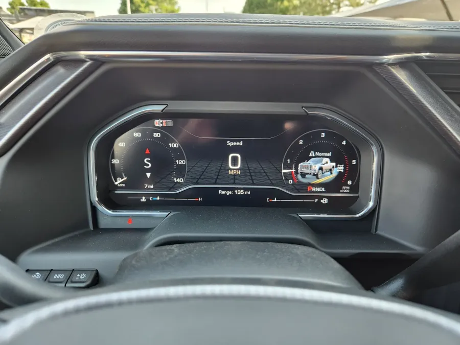 2025 GMC Sierra 2500HD Denali Ultimate | Photo 22 of 30