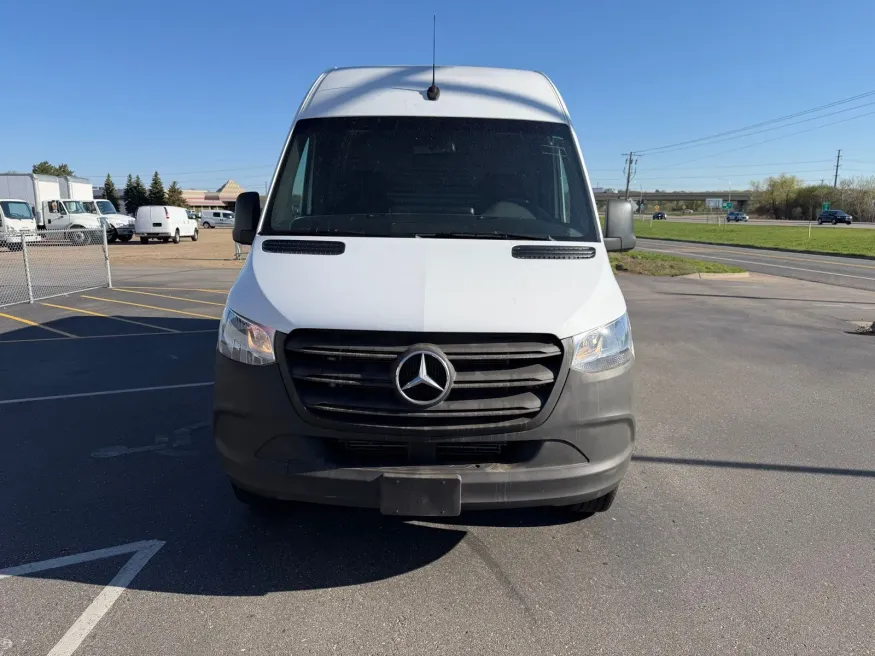 2022 Mercedes Benz Sprinter 2500 Cargo 170 WB | Photo 7 of 21