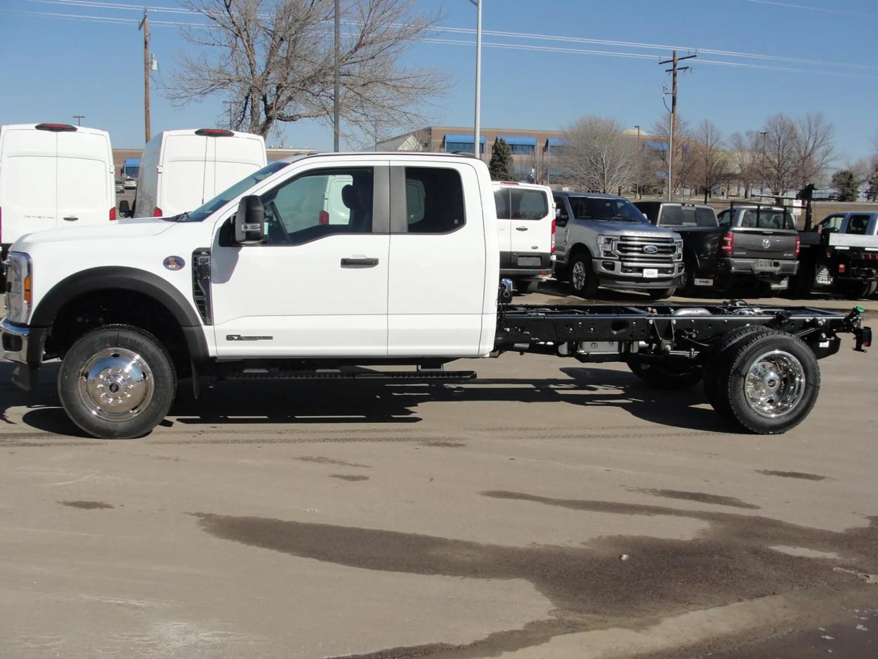 2024 Ford F-550 | Photo 2 of 12