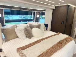 2023 Emerald Luxury Coaches Prevost H3-45 Triple Slide | Thumbnail Photo 27 of 41