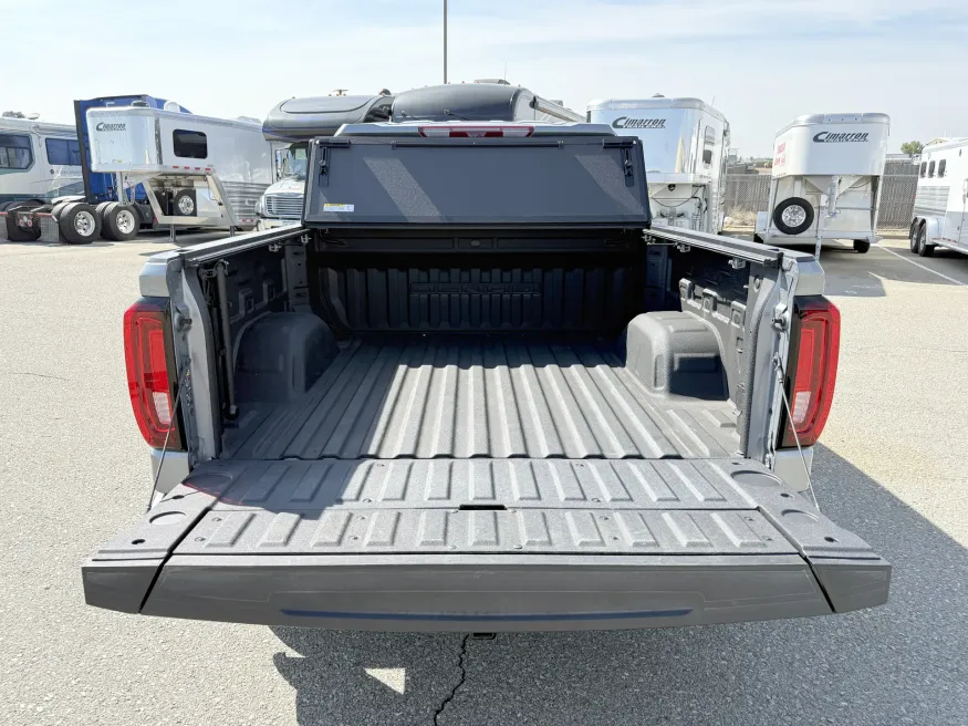 2024 GMC Sierra 1500 Denali | Photo 16 of 24