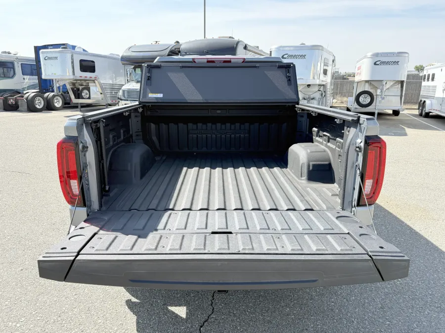 2024 GMC Sierra 1500 Denali | Photo 16 of 24