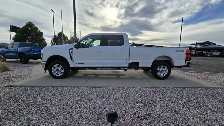2026 Ford Super Duty F-250 | Photo 1 of 40