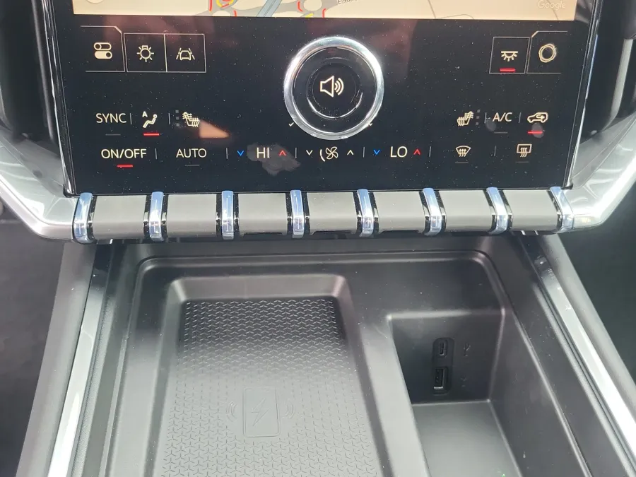 2026 GMC Acadia AWD Elevation | Photo 17 of 24