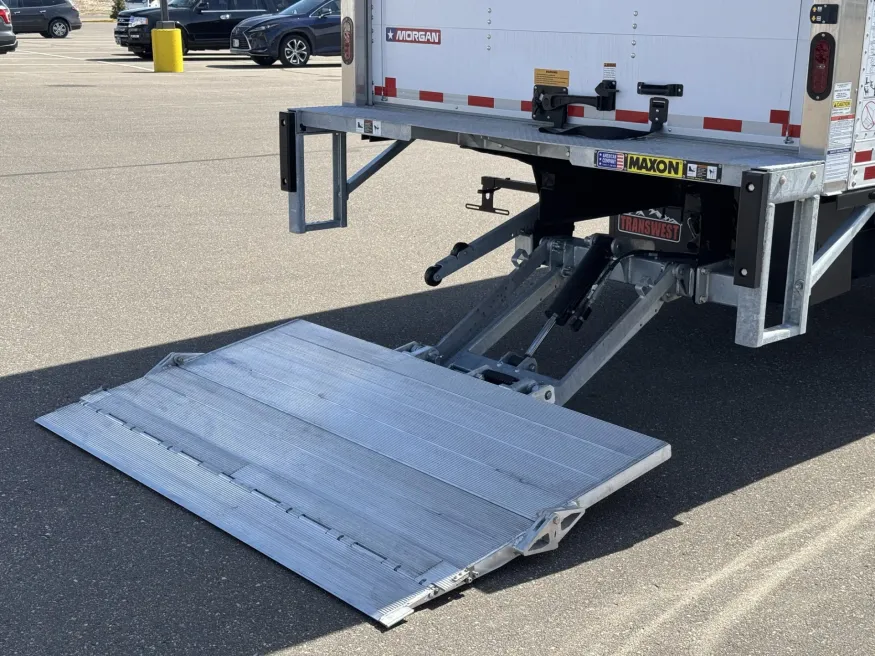 2025 Isuzu NRR | Photo 9 of 22