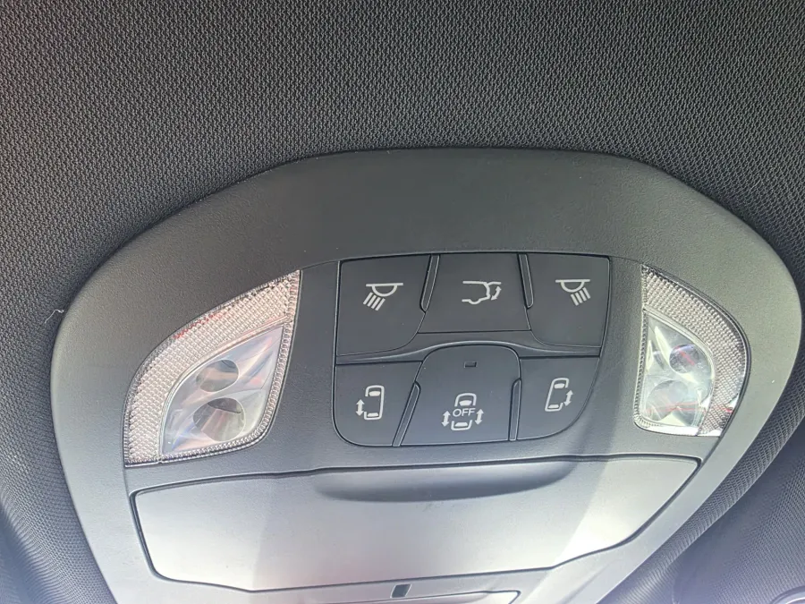 2025 Chrysler Pacifica Select | Photo 29 of 30