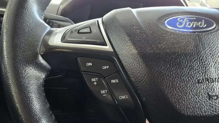 2023 Ford Edge | Photo 16 of 28