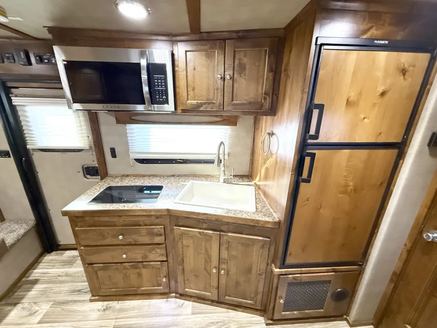 2026 Logan Coach Select 814 Stock Combo | Photo 9 of 25