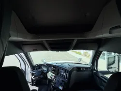 2023 Freightliner Cascadia | Thumbnail Photo 12 of 16