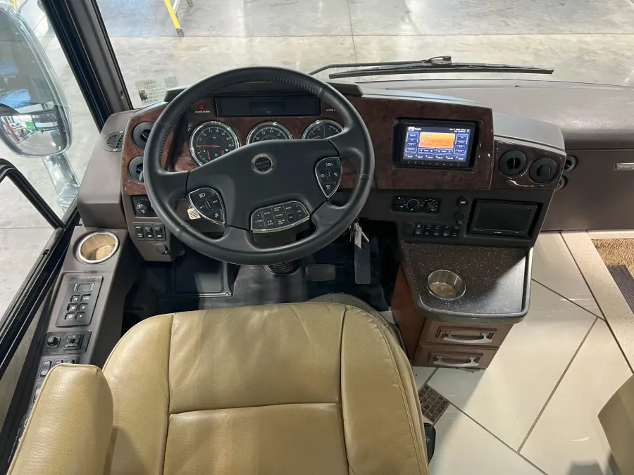 2012 Itasca Ellipse 42QD | Photo 4 of 17