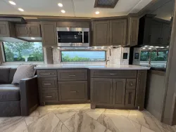 2027 Newmar Essex 4551 | Thumbnail Photo 15 of 39