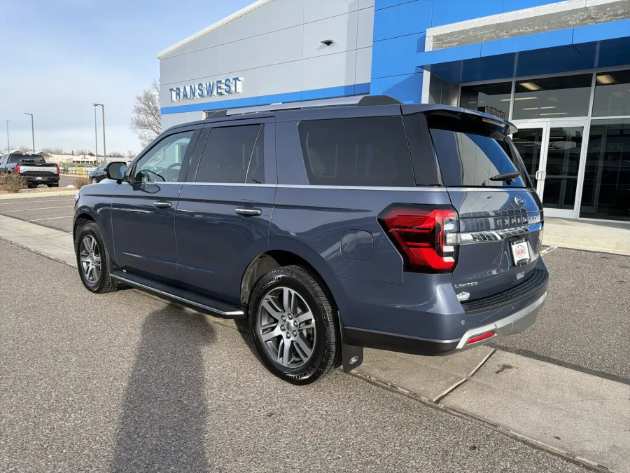 2022 Ford Expedition Limited | Photo 2 of 26