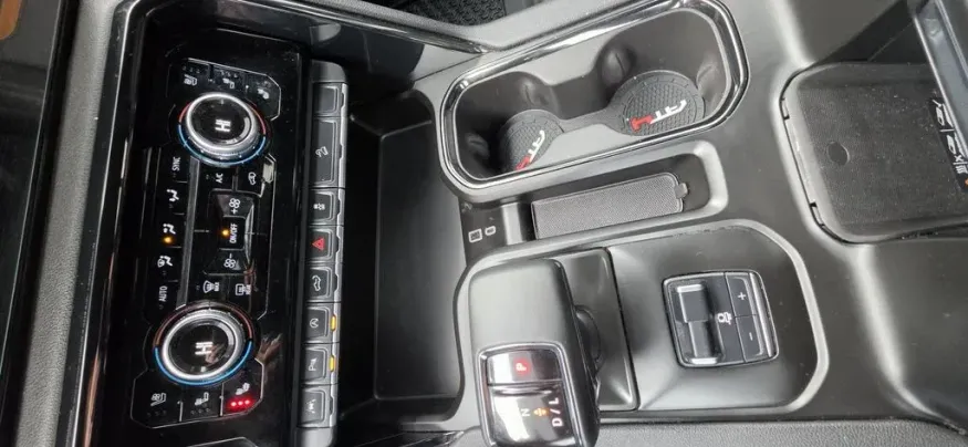 2024 GMC Sierra 1500 | Photo 24 of 32