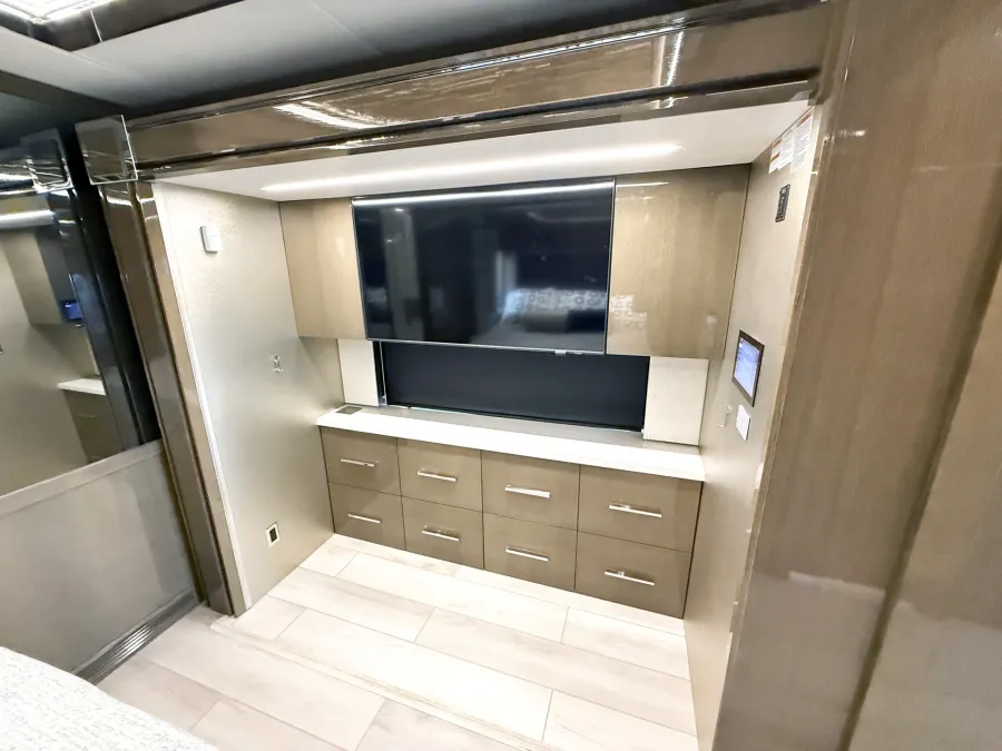 2024 Newmar King Aire 4596 | Photo 14 of 31