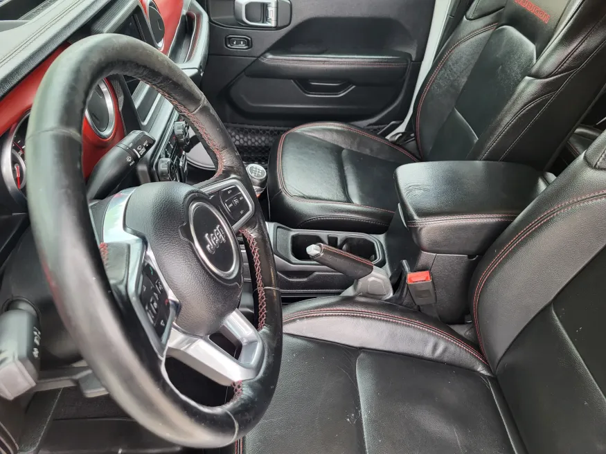 2020 Jeep Gladiator Rubicon | Photo 11 of 26