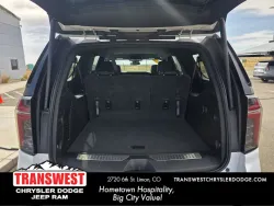 2025 Chevrolet Suburban Z71 | Thumbnail Photo 17 of 32